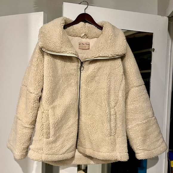 Raya Cozy Coat - Picture 4 of 9